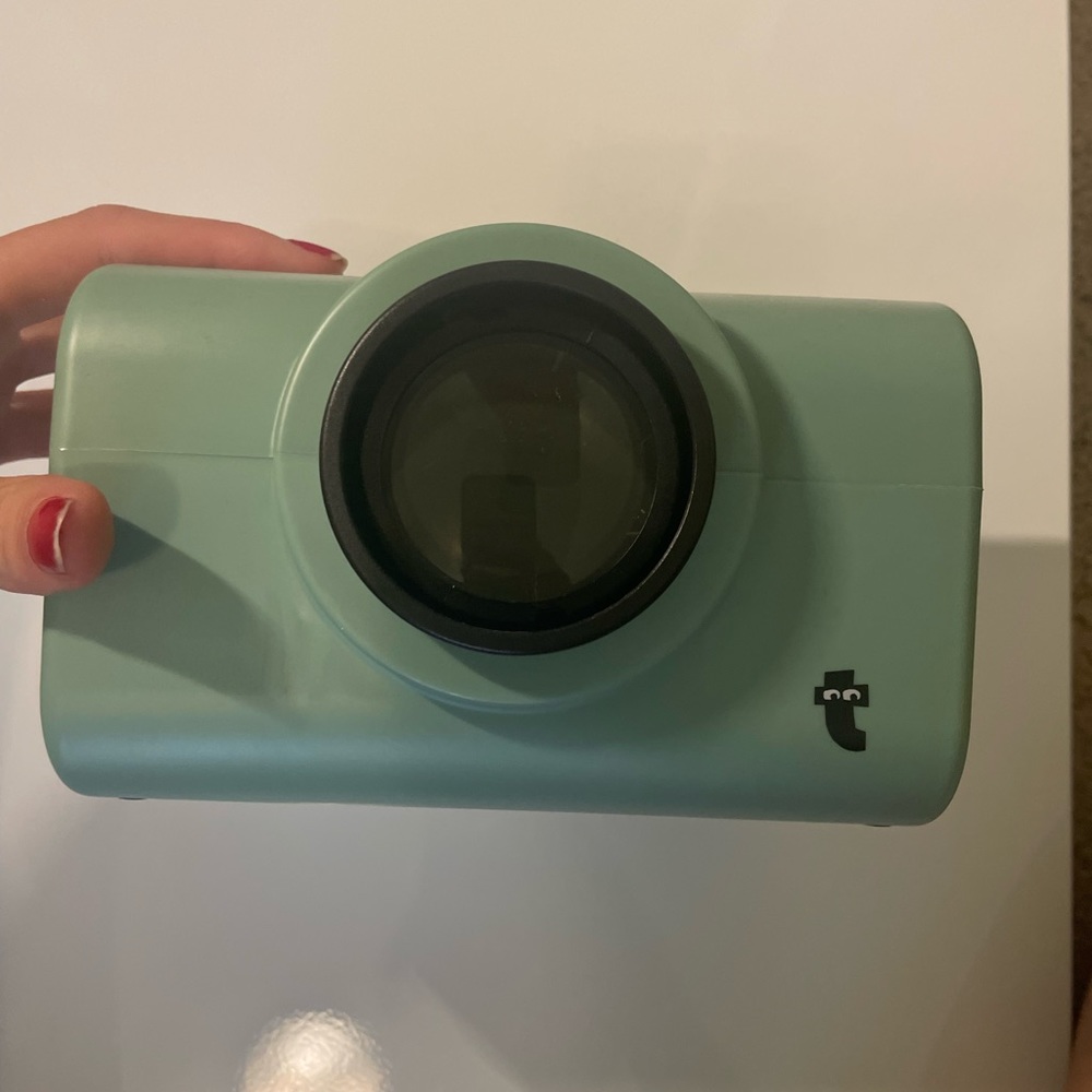 Flying Tiger Smartphone Projector